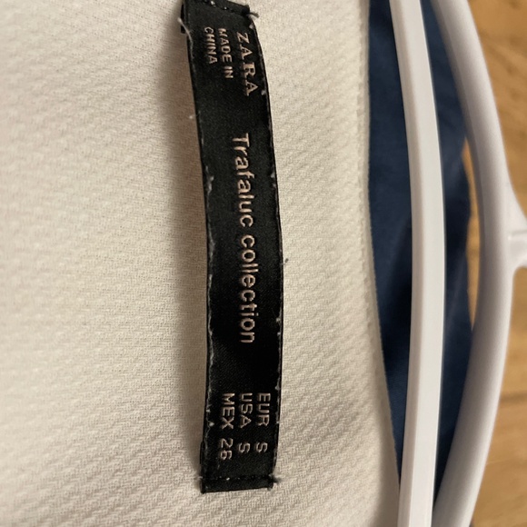 Short white top | Zara | Small - Picture 3 of 5